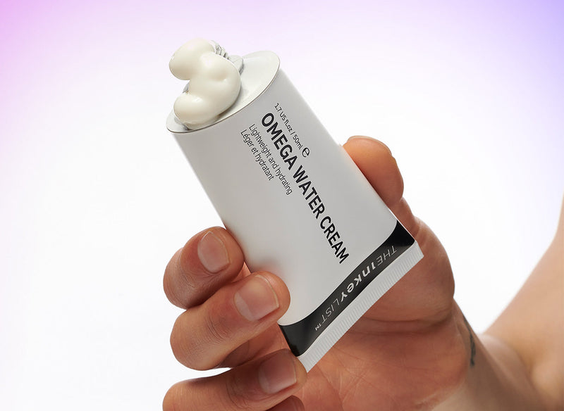 Model with Peptide Moisturizer